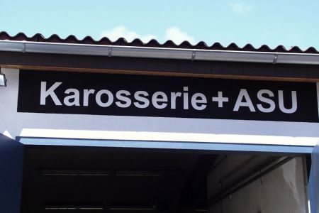Fassadenbeschriftungen